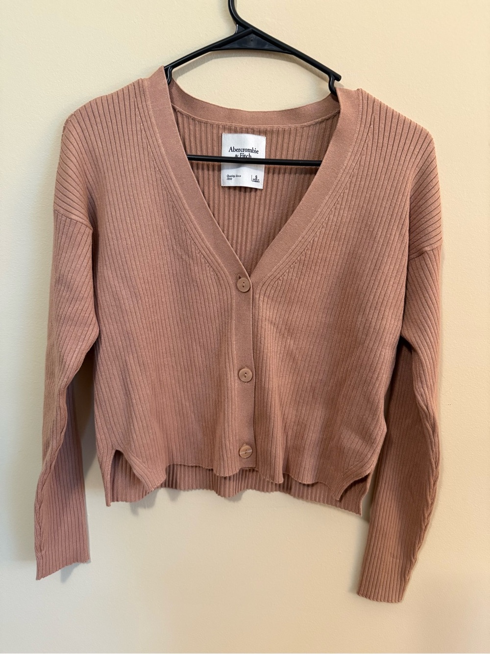 Abercrombie & Fitch Dusty Mauve Ribbed V-Neck Button Cardigan